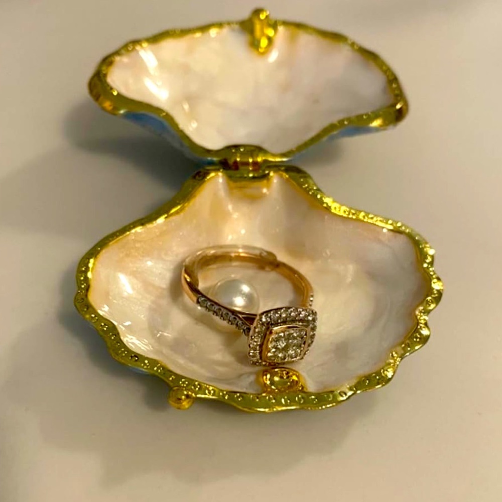 Seashell Crystal Jewelry Box - Picture 2 of 8